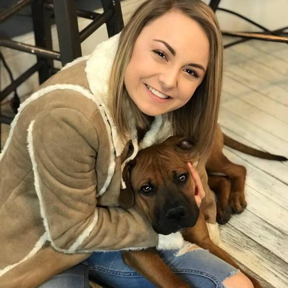 Meet your Posher, Britta - Picture 1 of 1